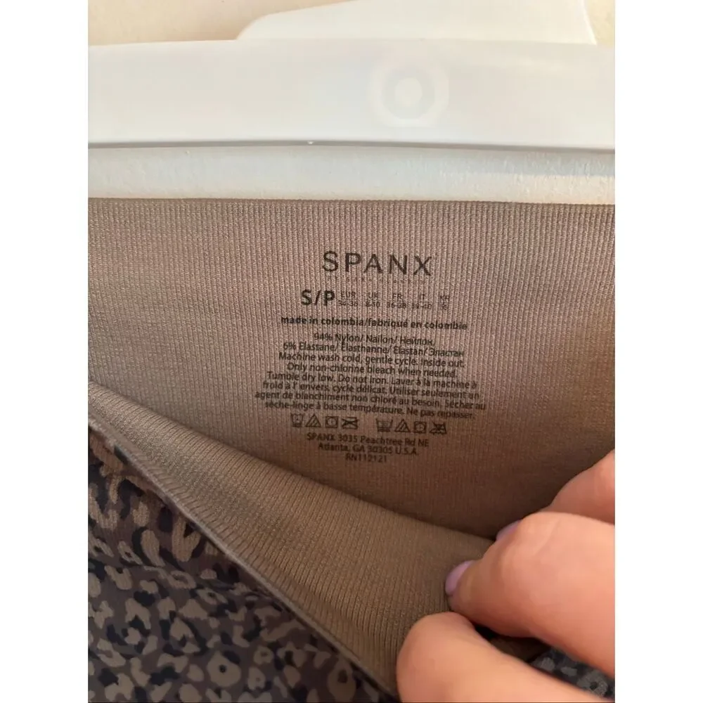 Spanx Look At Me Now Seamless Leggings Size S Mini Leopard Print Full Length